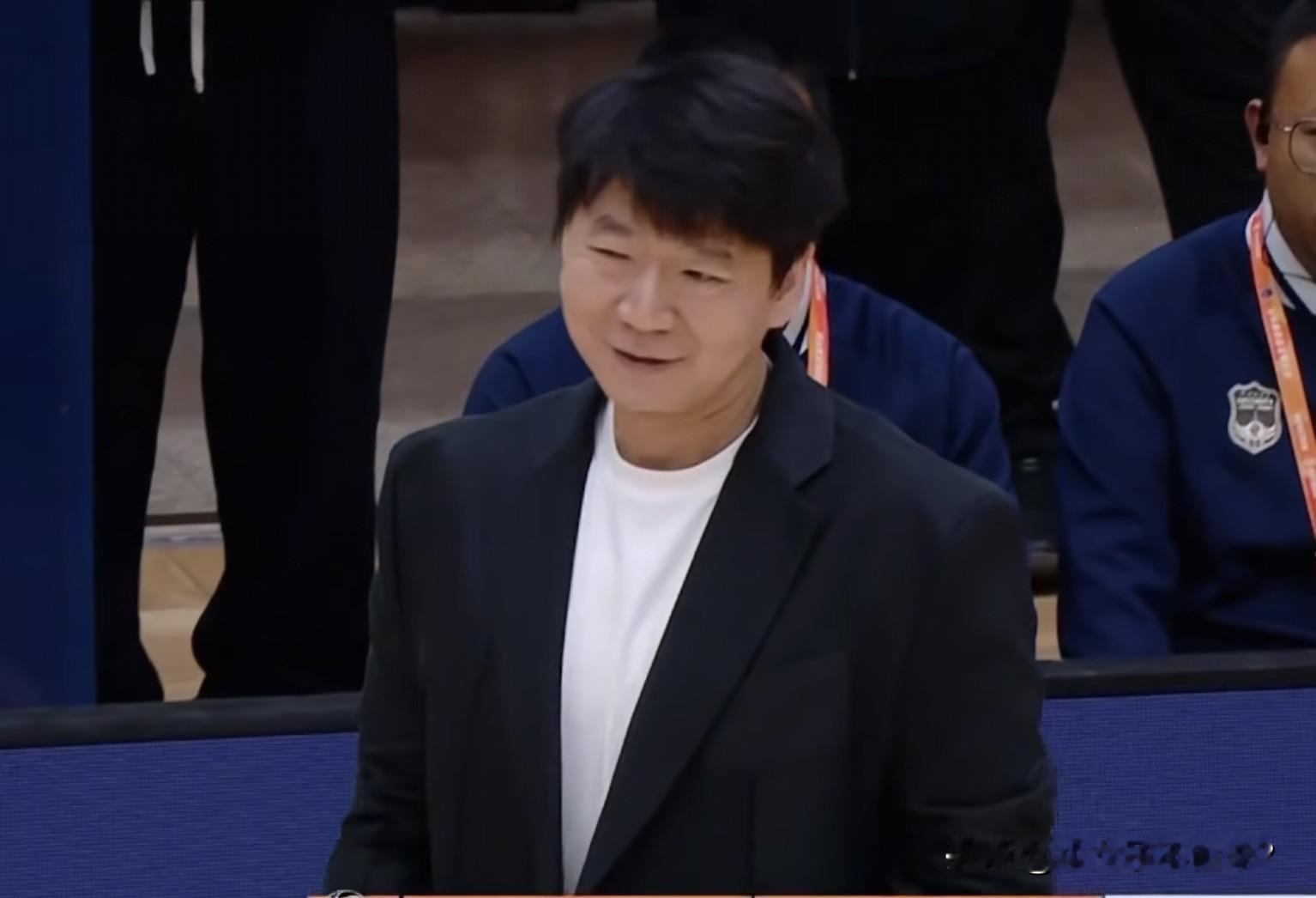 山东高速男篮连一号位小外援都没有，主教练邱彪需要为失败的引援负责  高...