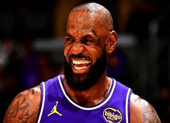 湖人队少了东契奇和里夫斯，反而打了个3-0？    火箭这边简直是屋漏...