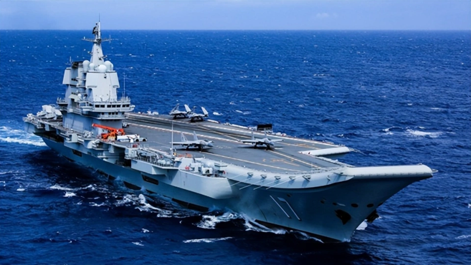 8月22日美媒曝白宫内部评估：中国海军三大维度甩开美国，004航母改写海上格局

2026年8月22日，美国《军事观察杂志》刊发专题报道，援引白宫近期提交国会的内部评估报告，直接点破了中美博弈的一个全新动向。




中国第一个实现系统性超越美国的领域，不是大众热议的经济，而是军事，尤其集中在海军方