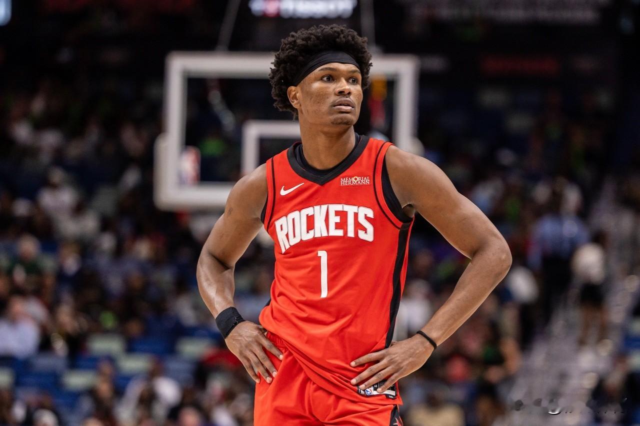 阿门真是铁人啊！  1、阿门在常规赛只缺席3场，场均上场时间37.3分...