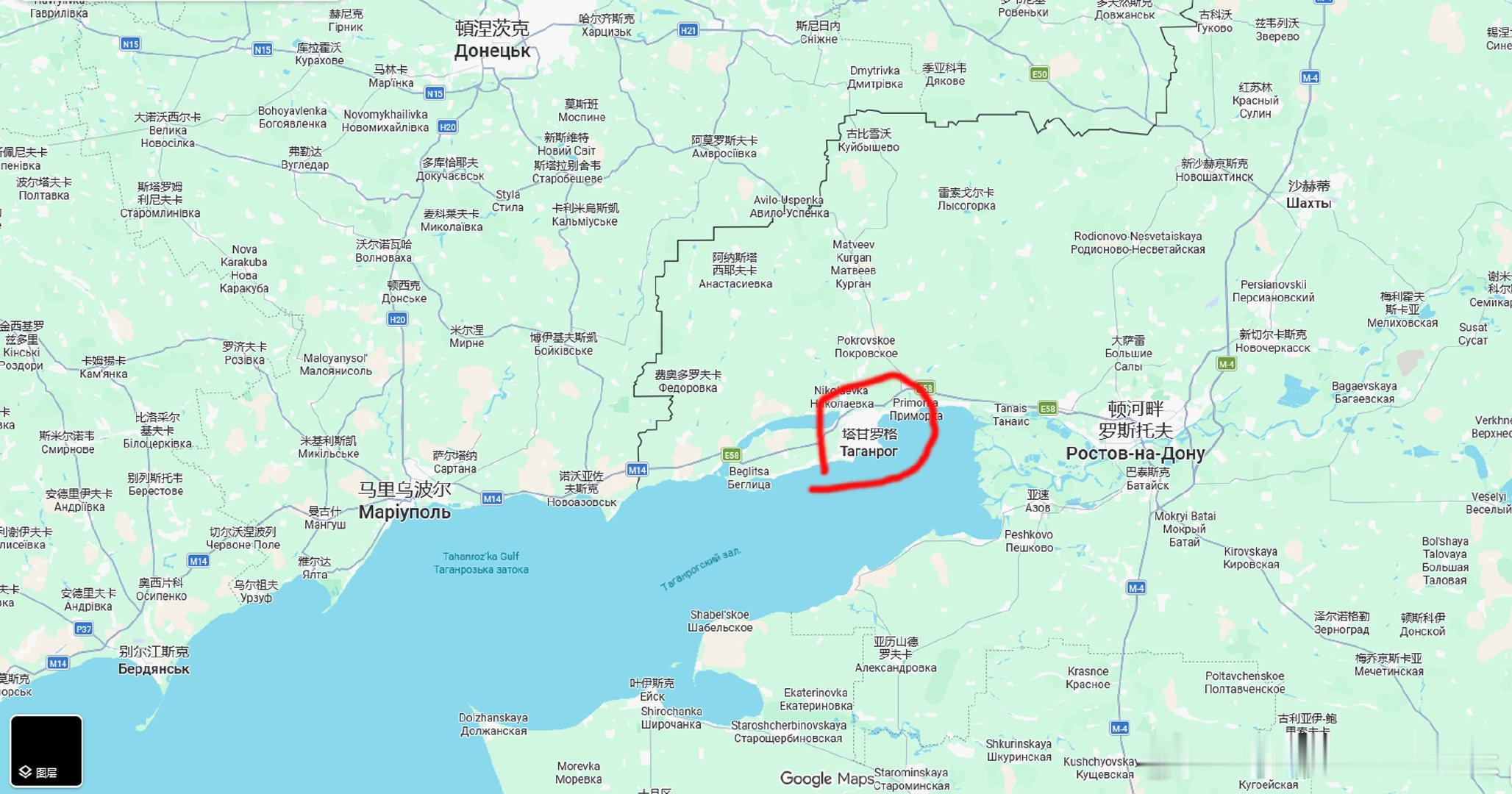 据监测消息，乌克兰向塔甘罗格方向发射了数枚巡航导弹。
昨天，位于塔甘罗格的“亚特兰特-航空”（Atlant-Aero）无人机工厂主车间也曾遭到了无人机袭击。
#乌军称与俄发生首次无人艇海战##俄罗斯称有权使用核武器##特朗普要求乌克兰停止攻击俄炼油厂# ​​​ #乌军计划用机器人替换前线三成兵力# ​