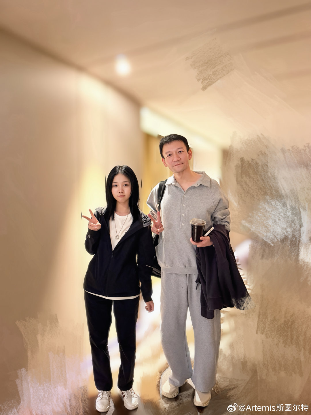 发一张露脸的[doge]#流浪地球3##郭帆# ​