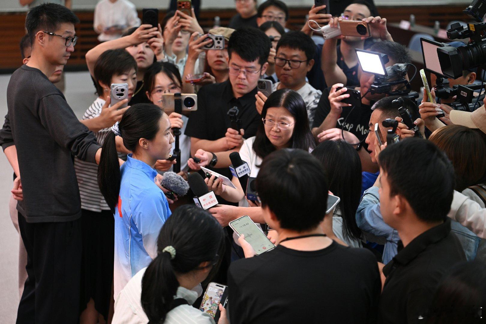 第一次以运动员的身份参加亚运会！加油加油！#名古屋亚运会中国体育代表团成立# ​