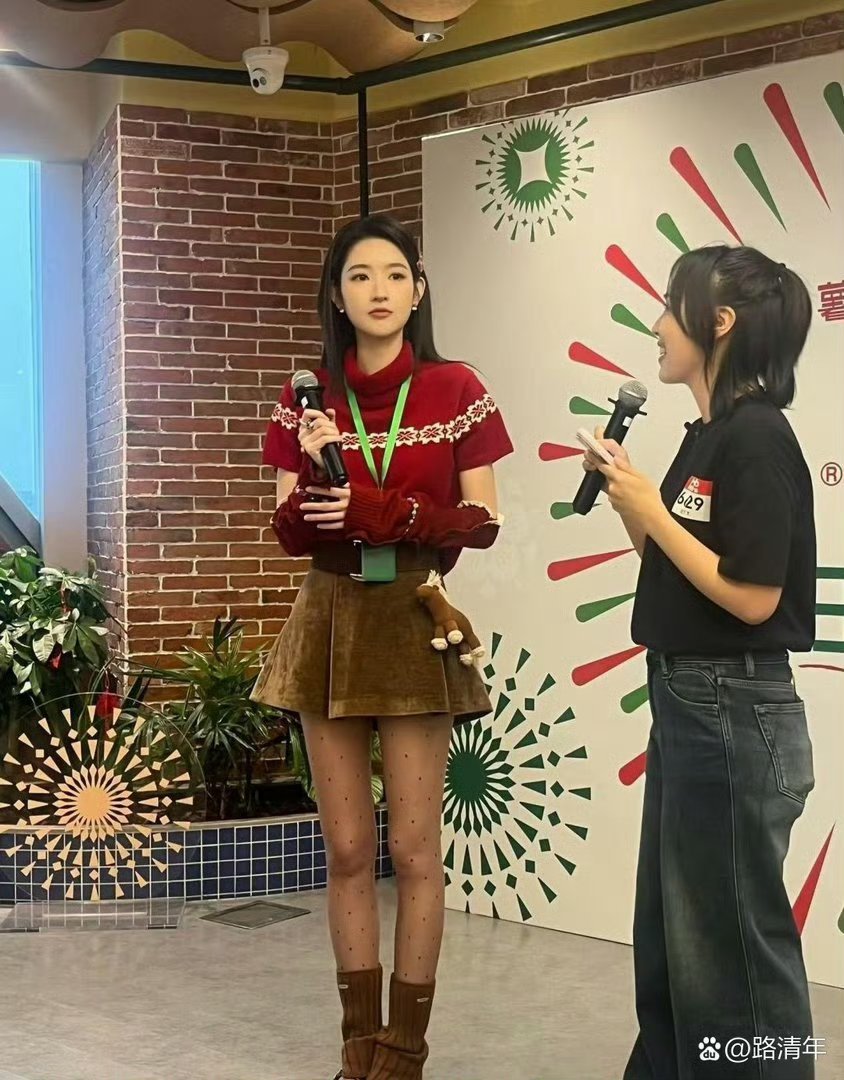 王玉雯这身材比例，真的没得挑，简直绝了。 ​​​