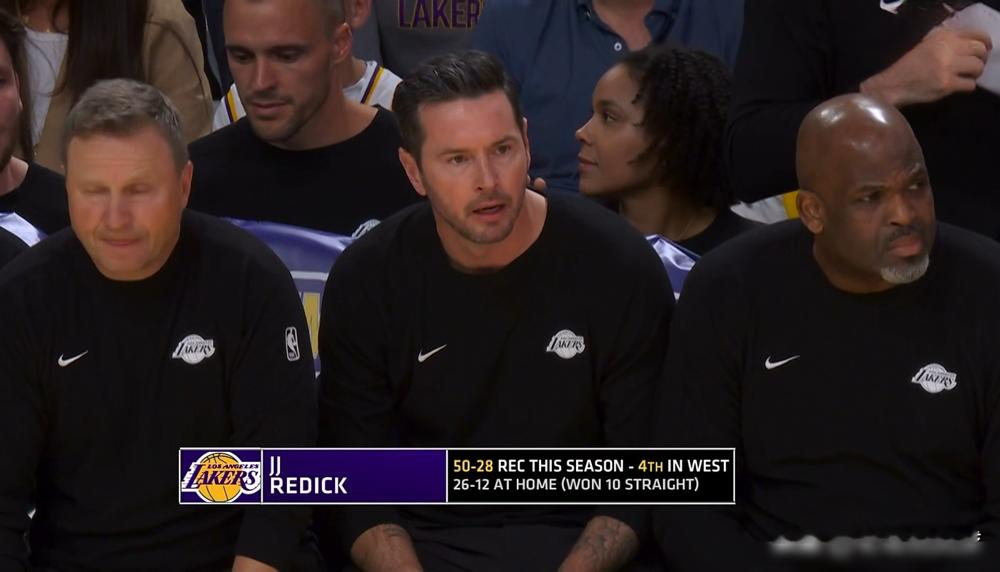 湖人更衣室炸了。雷迪克真把布朗尼往死里练，从季前赛12投1中，到赛季末...