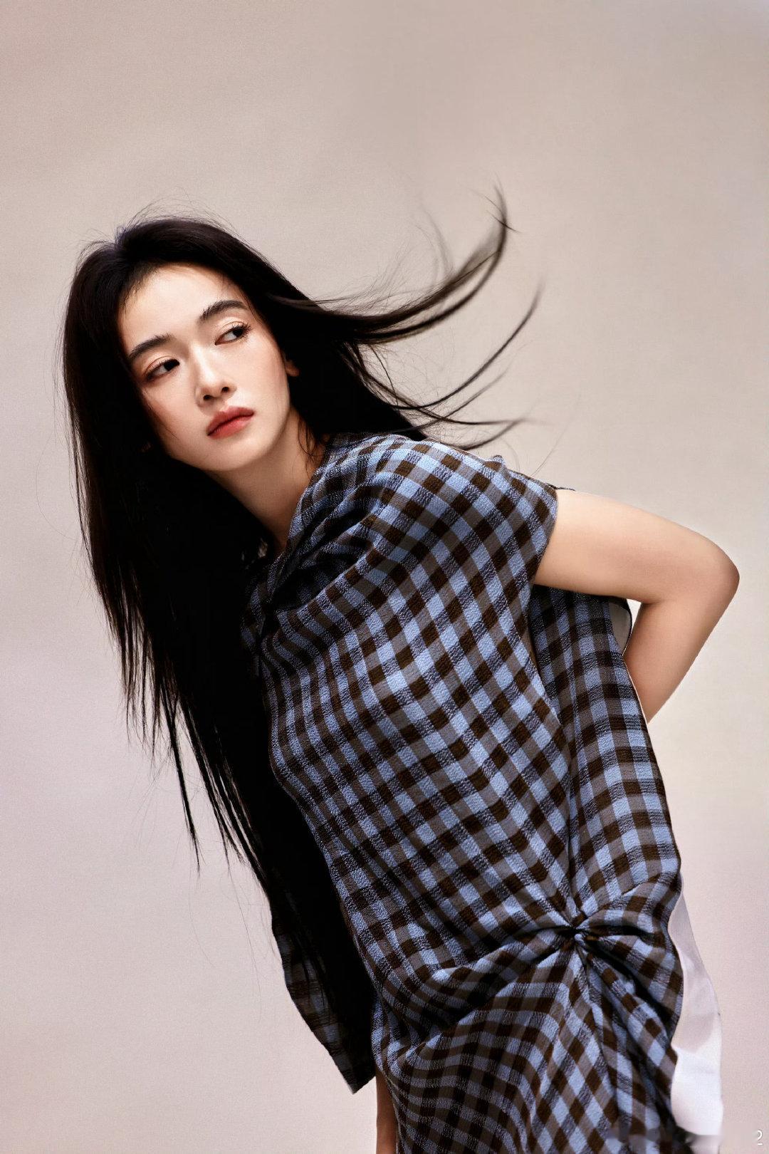 #吴谨言凤不栖# 💖#吴谨言秦长歌#

满天星河不及你眼底温柔，岁月静好待唯你踏浪而归

|  吴谨言孟庭辉｜吴谨言御廷谣| 吴谨言程蔚然｜吴谨言回来的她们 |  墨雨云间  |  薛芳菲  |  李皓镧  |  魏璎珞  |  易钟玉  |  姚子衿  |  钱希西  |  章小鱼  |  ​夏浅  | ​