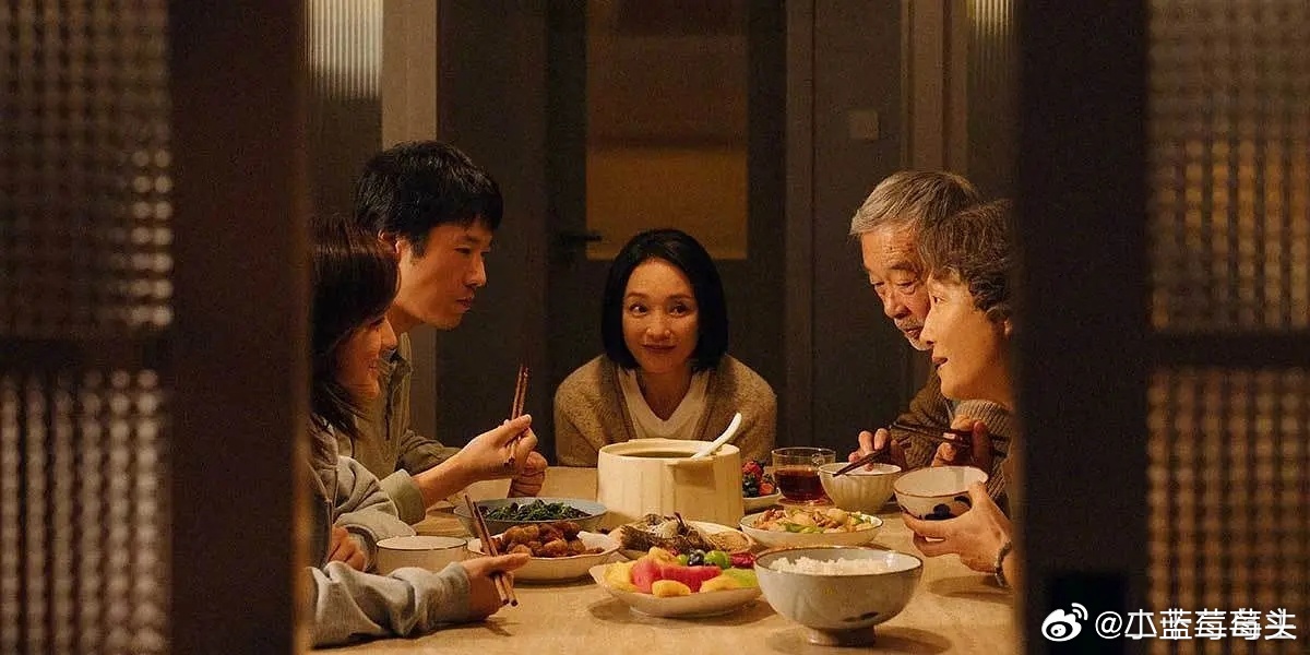 2026年10月15日，周迅凭电影《初次尝到寂寞》获第31届釜山国际电影节最佳演员奖，网友用“不烧心”形容她把浓烈情绪全收进眼神和停顿里的克制内敛却后劲十足的表演风格。 
一、“不烧心”指什么表演风格
核心含义：指周迅在《初次尝到寂寞》中不靠嘶吼、不靠夸张肢体制造冲突，而是将悲伤、孤独等浓烈 ​