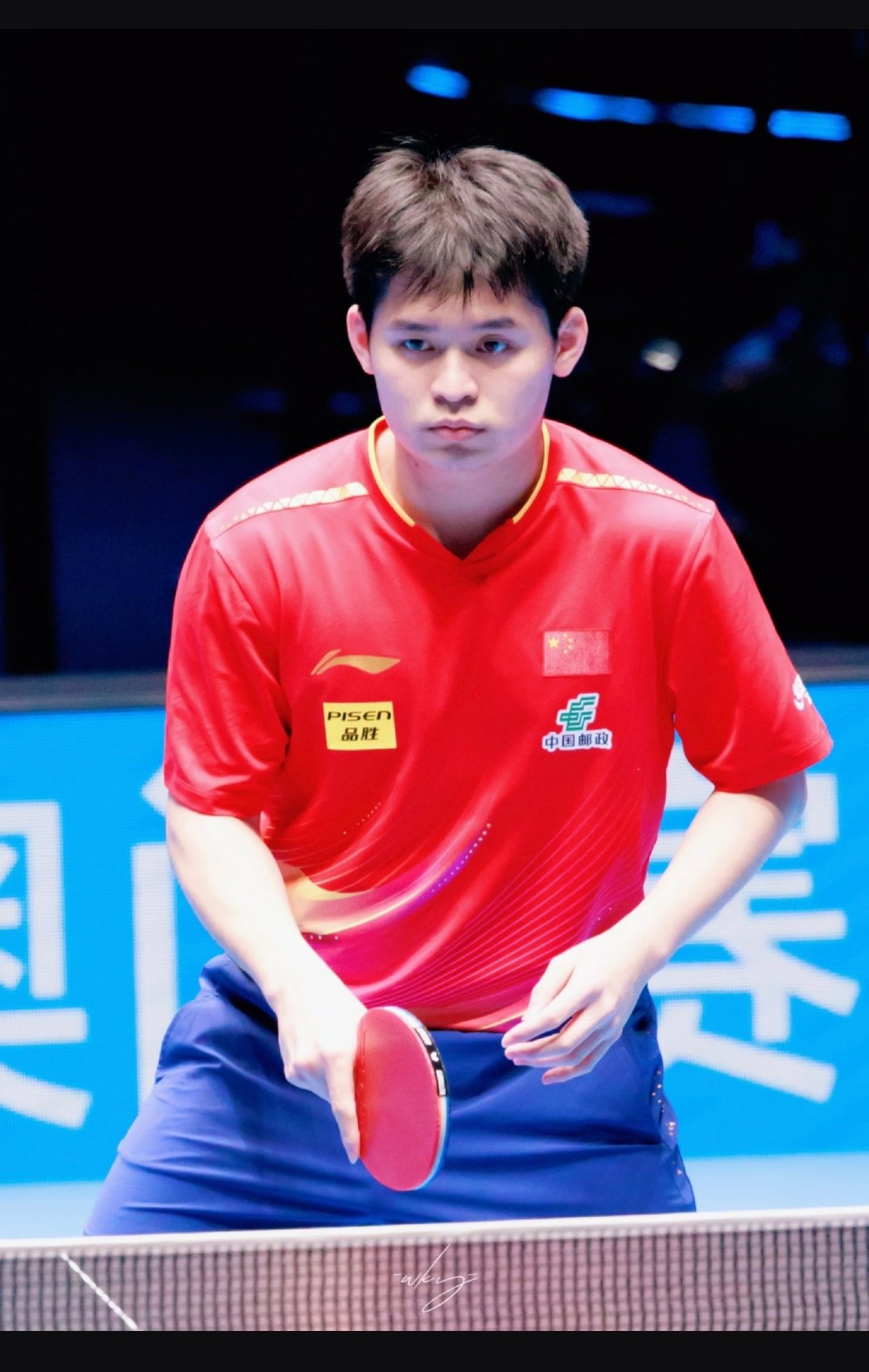 林诗栋颁奖现场被观众挑衅——
其实现场被anti不仅仅属于fan圈，足球场上更严重。[并不简单]

另外，樊振东，王楚钦，孙颖莎，王曼昱有被anti吗？[并不简单] ​