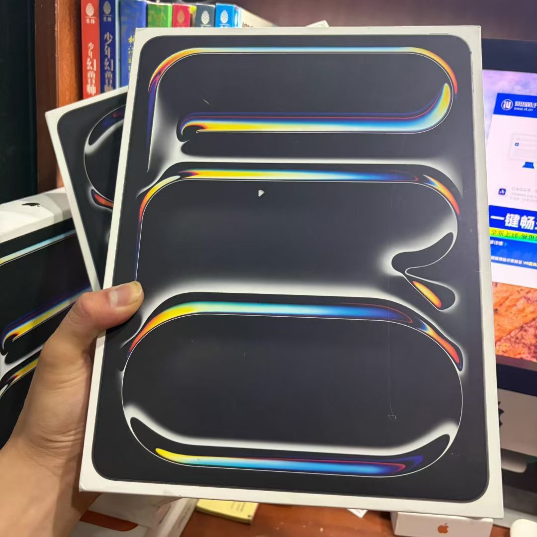 【豆花数码】
iPad Pro 13寸（M5）Wi-Fi版
美版全新零售版（仅激活）
保修到27.9.3
支持Apple Intelligence
配件齐全
- 256G：黑 8099 ​