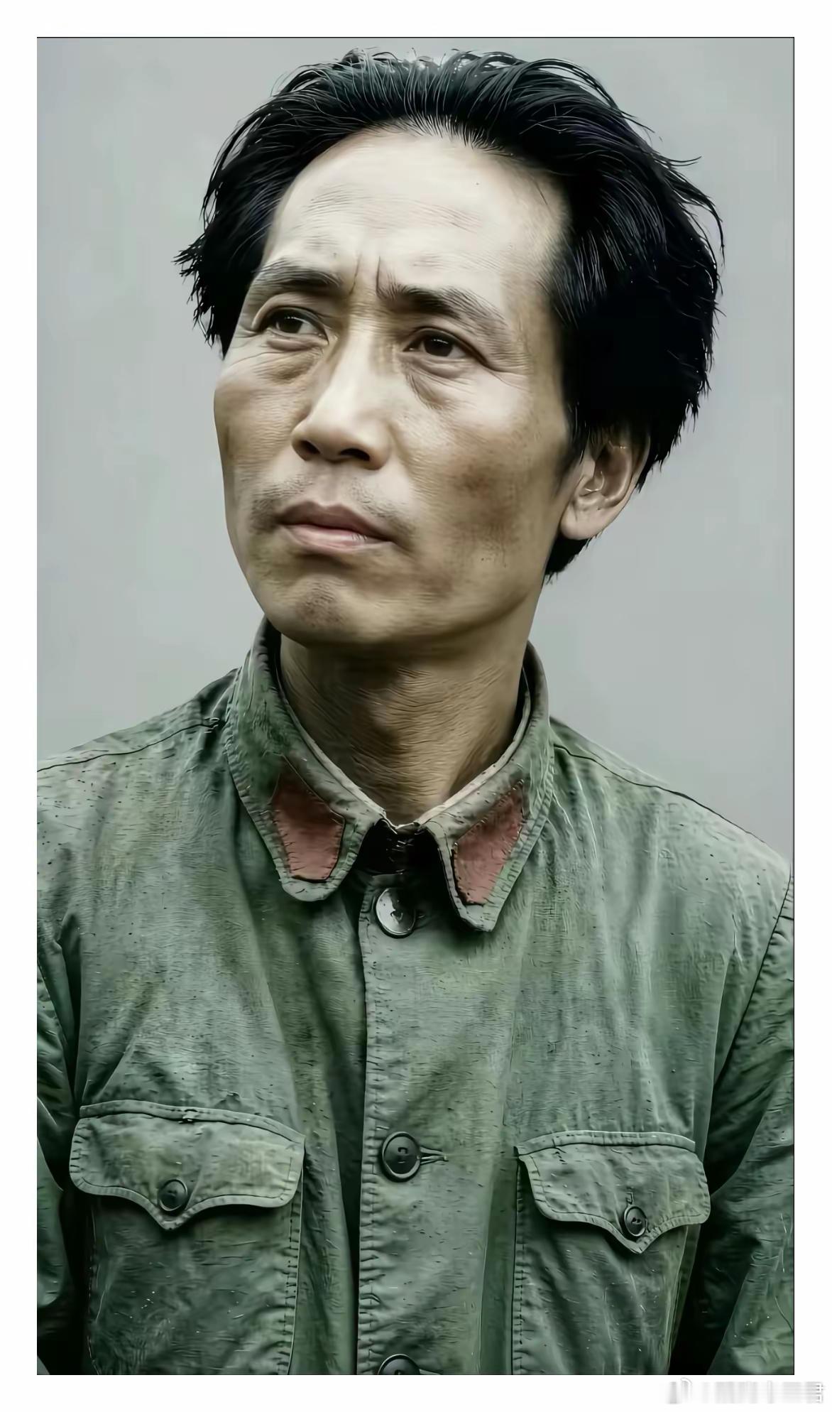 #长征的胜利是一步步走出来的#
全世界还有人比他压力大的吗？

扪心自问，很难再找出第二个，扛过这般千钧重担。
 
长征征程的凶险，是无后方作战的绝境。
何为无后方作战？
今夜落脚于何处，未知。
下一餐温饱在哪里，未知。
何时何地重新集结，未知。
明天能否跨过生死关口，依旧未知。
 
四路红军长 ​