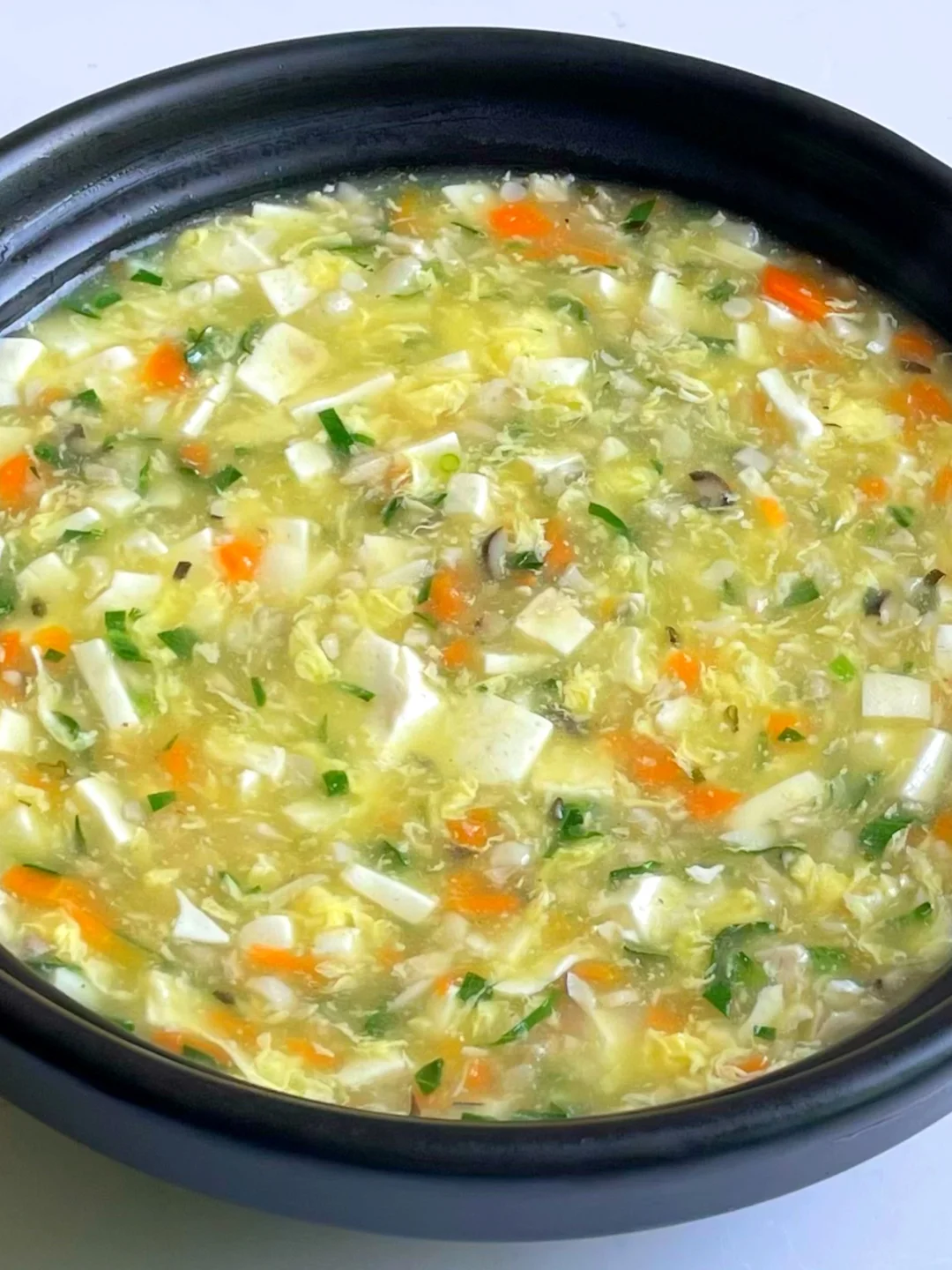 冬日续命暖汤🔥 菌菇拆骨肉豆腐羹，一口