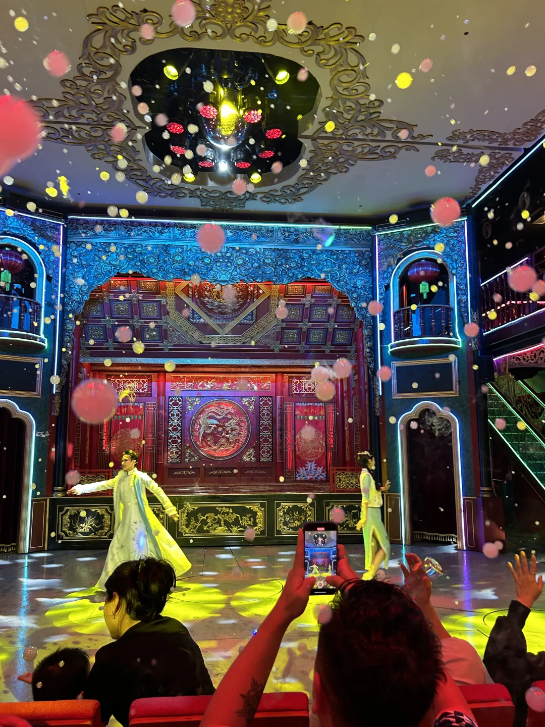 🌟【夜游珠江必打卡！红船剧场绝了🌌】