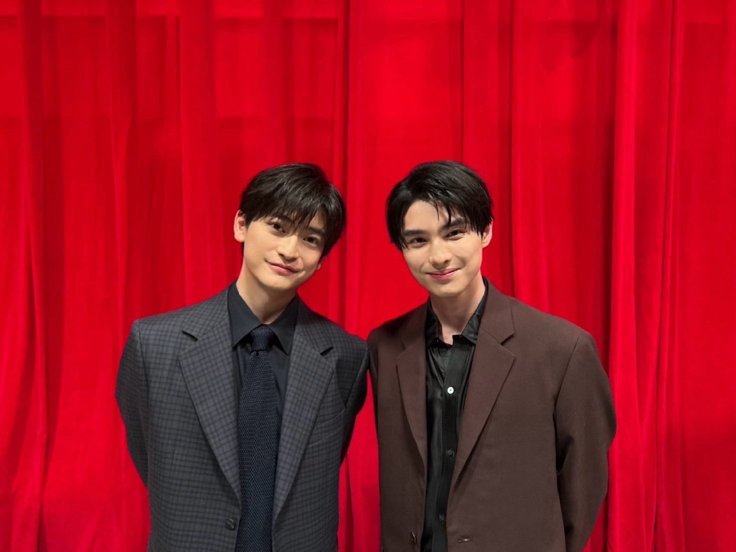 #高桥文哉[超话]# ig.aplus_staff_official 
今晚节目的aplus二人组[许愿星]
#高桥文哉##本田响矢# ​