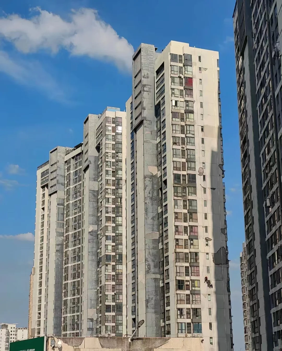 老破小换梯大战，吵翻了🤯