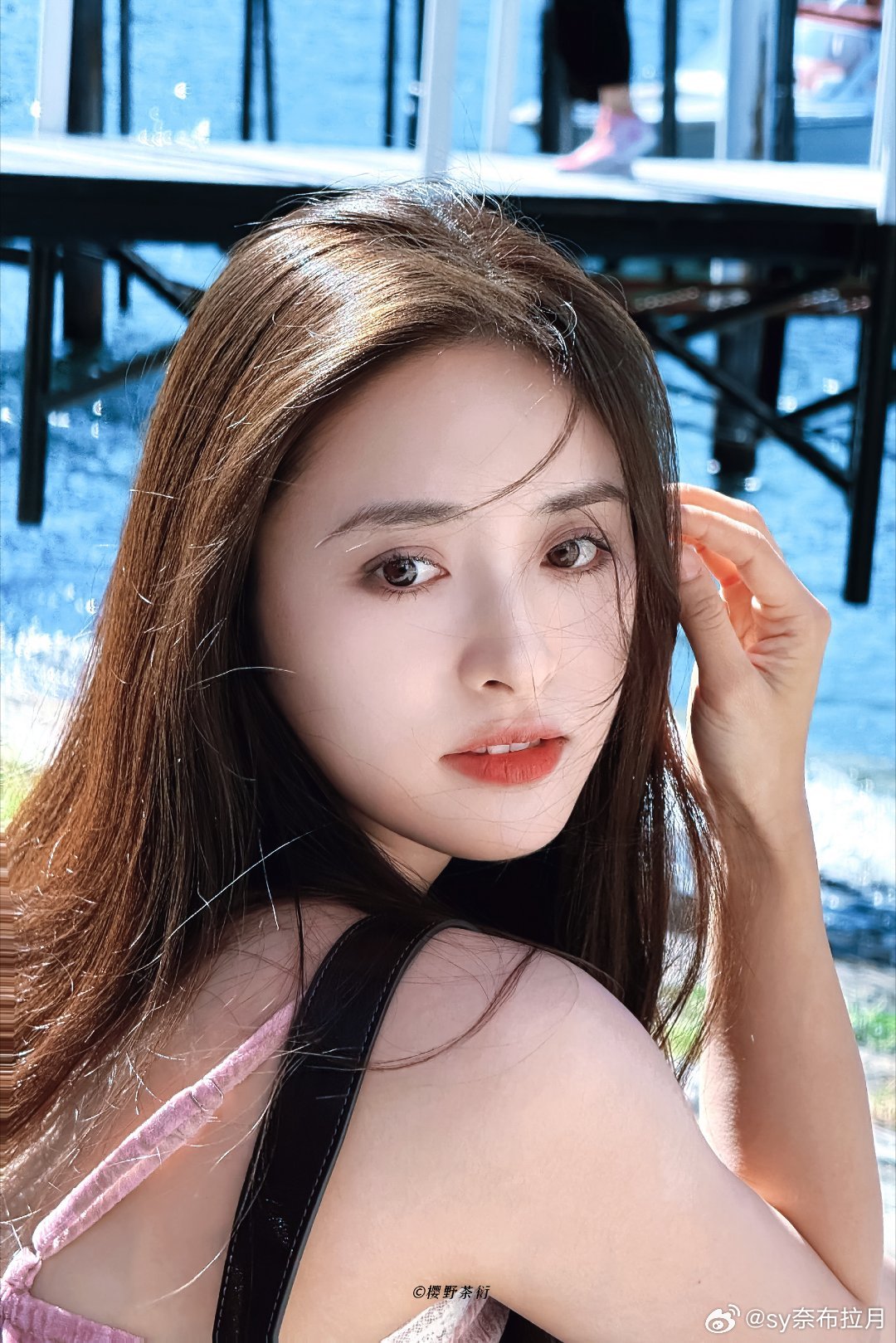 #沈月[超话]##沈月拾光为序心月同行# 

这组拍的很棒 妆造也特别适合她
————————————▸▸▸  #沈月# 



#沈月的月光手帐# SY #沈月出道十周年快乐# 
#谁看了沈月喝可乐这段能不笑# ​