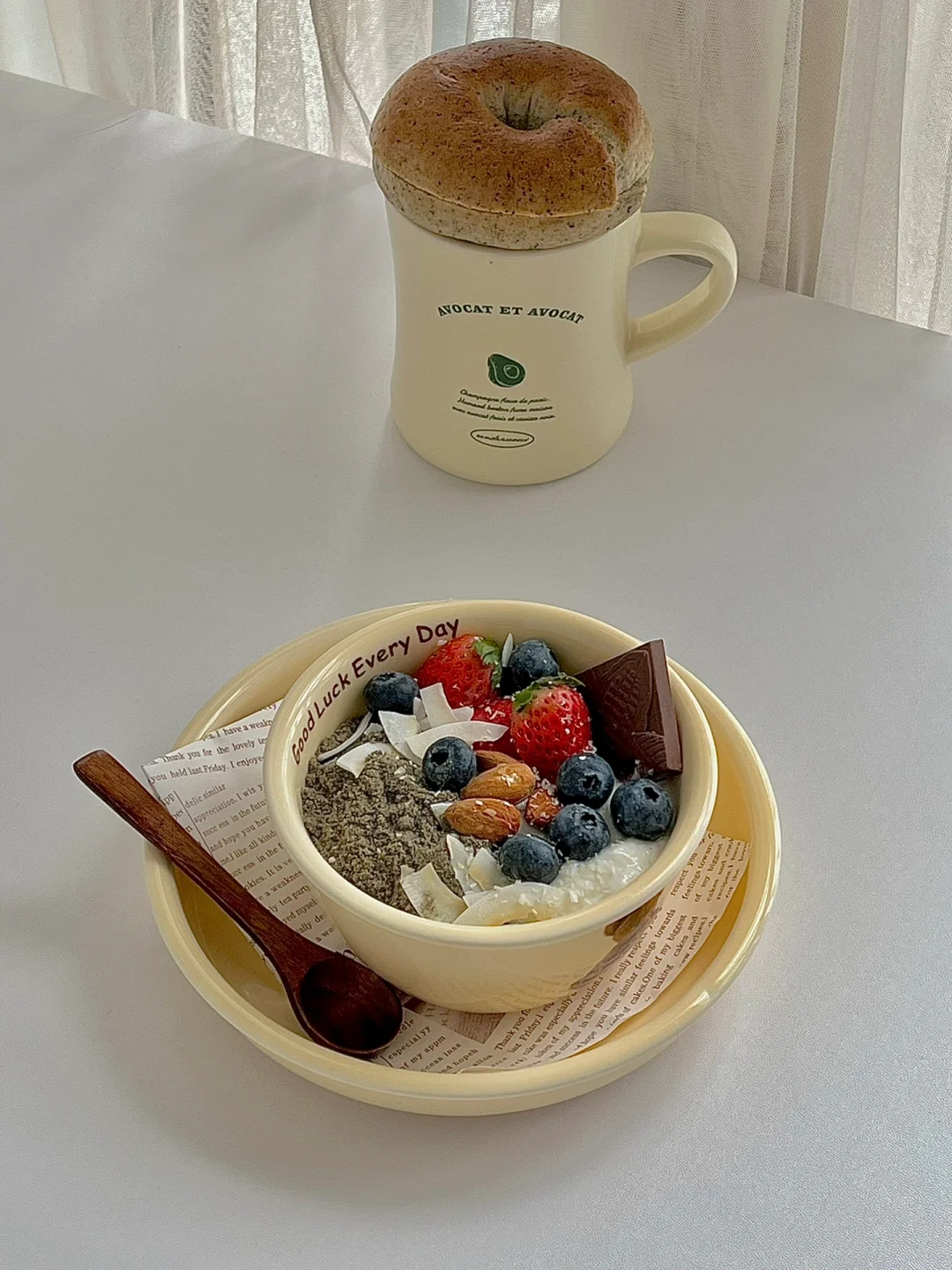 ☀️工作日早餐｜草莓黑巧酸奶碗｜黑芝麻贝果🥯