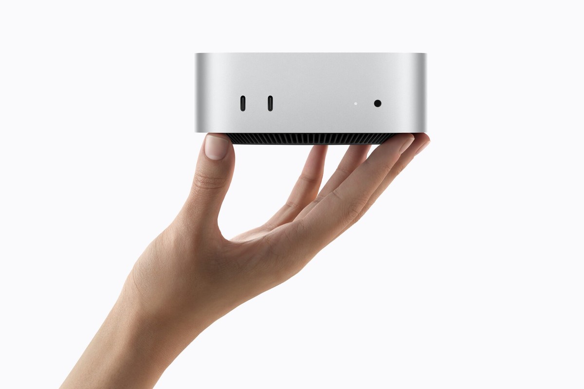 24小时不关机，Mac mini正在解锁很多人没发现的玩法
很多人看Mac mini，只把它当成一台廉价小主机。但AI时代，这台小机器的定位已经悄悄变了。
新款Mac mini带来Mac首款2nm工艺M6芯片，同时保留M5 Pro版本。接口上升级2.5G网口，机身前置USB-C与耳机孔，插外设不用再
