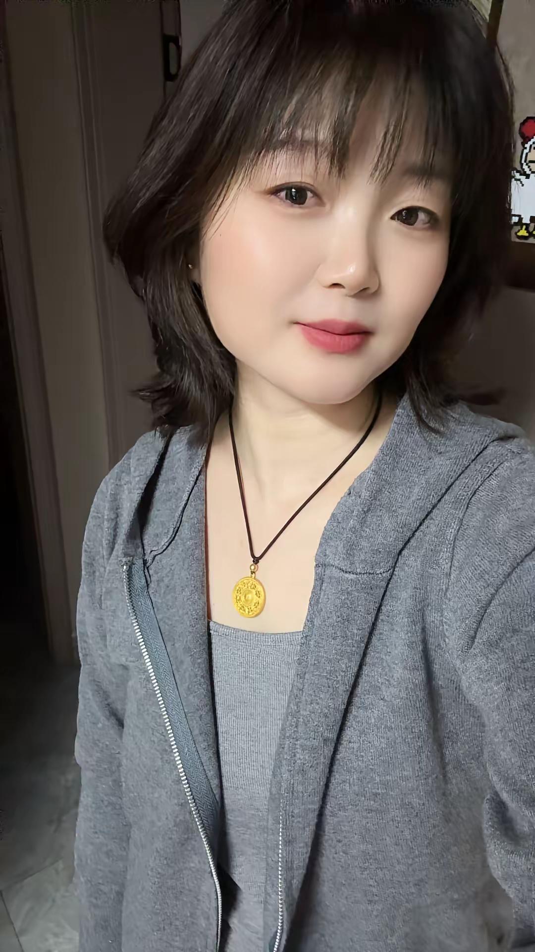 人应该从喜欢里得到力量和快乐，而不是耗尽所有的力量去喜欢