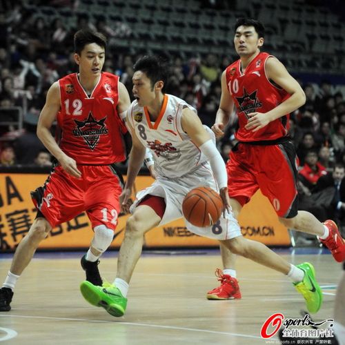 34分狂胜！上海男篮竟把辽宁男篮打得如此狼狈，弗格更是手刃旧主，这场比...