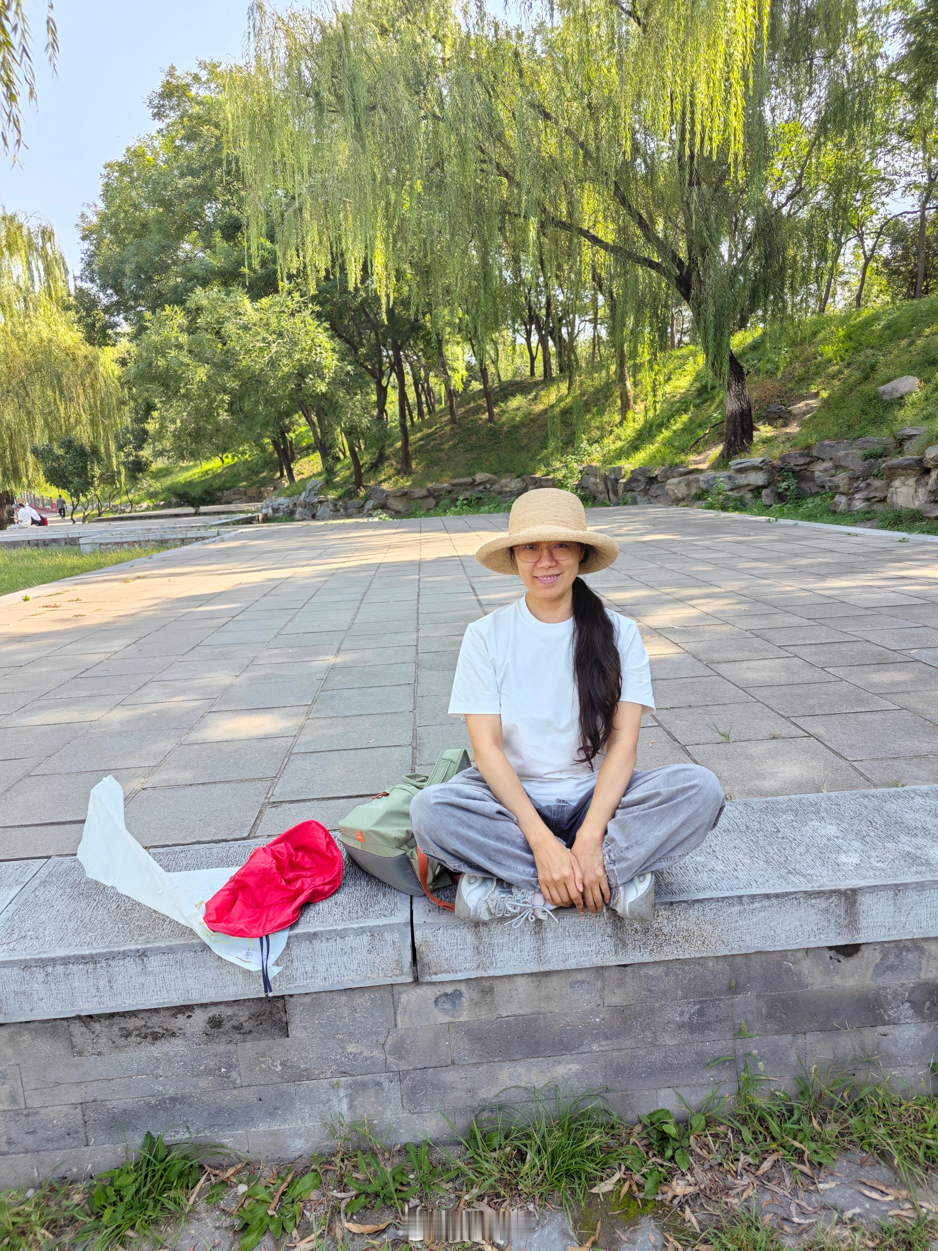 我妈妈给我拍了两张。我妈妈是越来越会拍了耶。[嘻嘻] ​​​