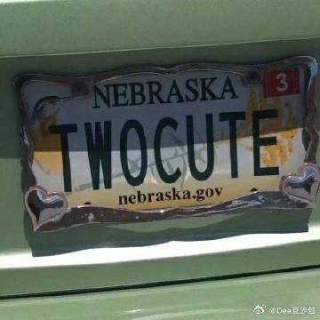 夜幕降临，华灯初上时，和朋友们相约去街角的小酒吧，一杯清酒下肚，聊聊最...