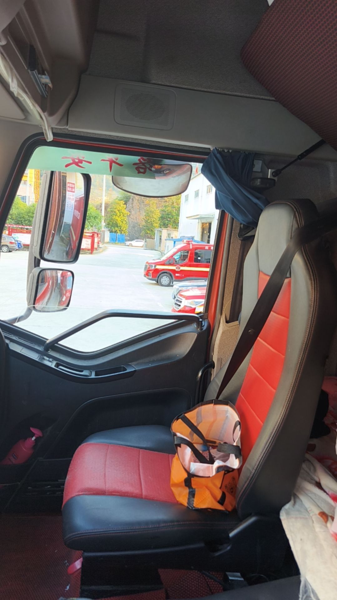 批图嘞哥哥姐姐些  帮我批个黑丝大美女养养眼