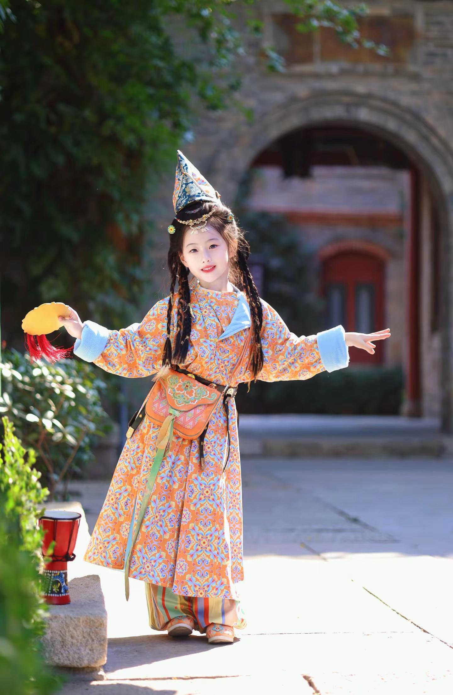 不是巫师帽，是唐朝的胡帽❤️。是胡服没错，但胡服中的元素也曾被运用在唐制汉服中，开放包容，方为盛世大唐唐朝 老祖宗的审美 日常 原创视频