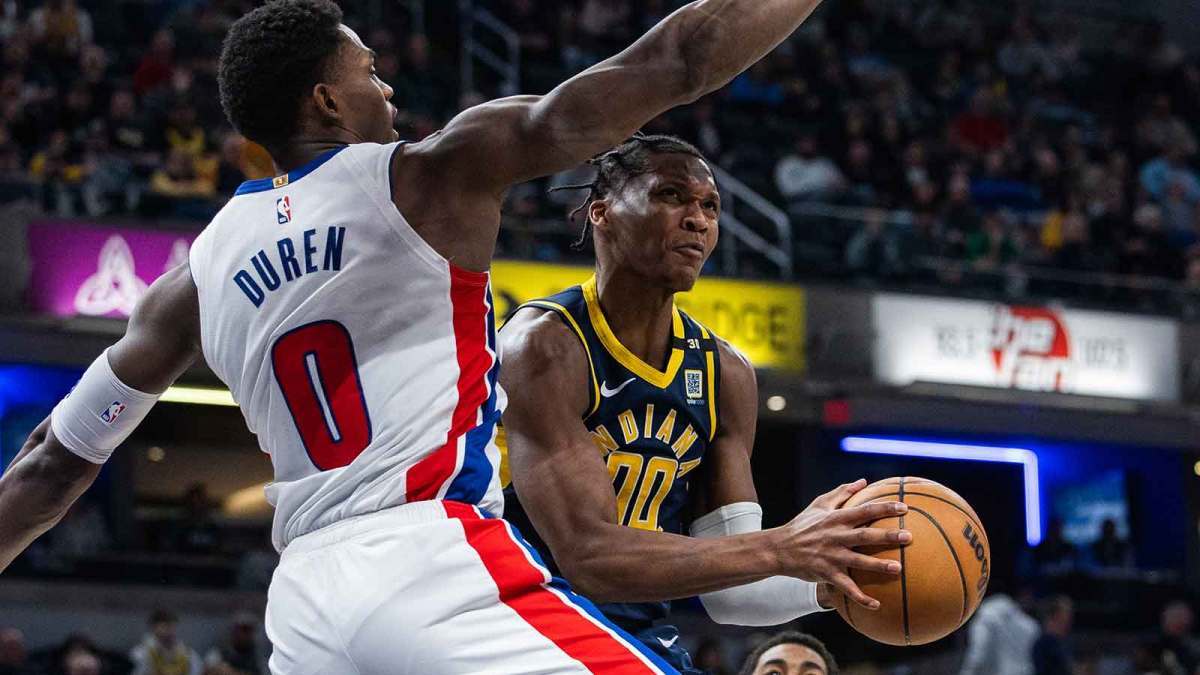 #NBA[超话]#沃森尘埃落定！联盟仅剩两大受限制自由球员悬而未决

随着佩顿·沃森通过签换交易前往骑士，受限制自由球员市场仅剩两人尚未签约：杰伦·杜伦与本尼迪克特·马瑟林。
 
掘金选择不签回沃森，是因为直接续约将让球队奢侈税高达约2.2亿美元。上赛季沃森迎来爆发，一段时期场均20.7分5.3篮板3.5助 ​