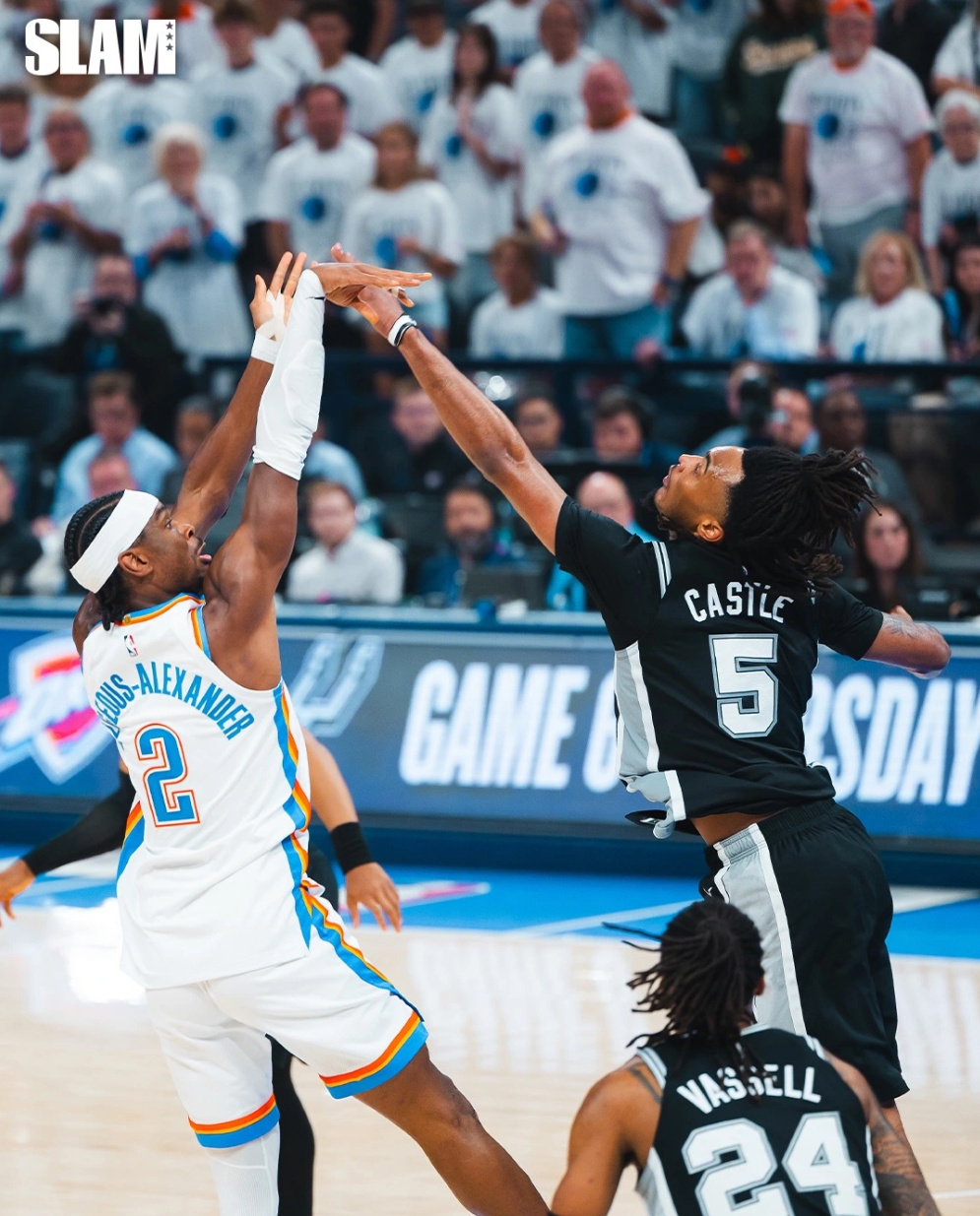 SLAM分享SGA天王山之战赛场照：雷霆挺过了最艰难的阶段  NBA季...