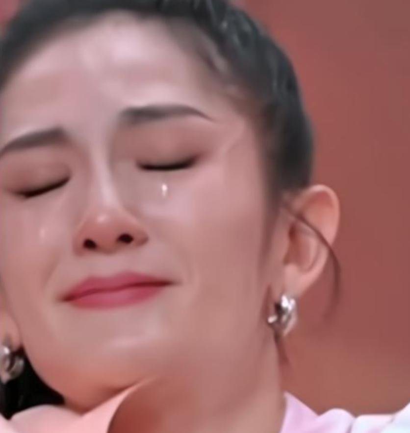 官宣！央视秋晚会主持人公布，整体阵容基本不变，‍唯独谢娜被换掉，真正原因其实很现实，看完就懂了 ​