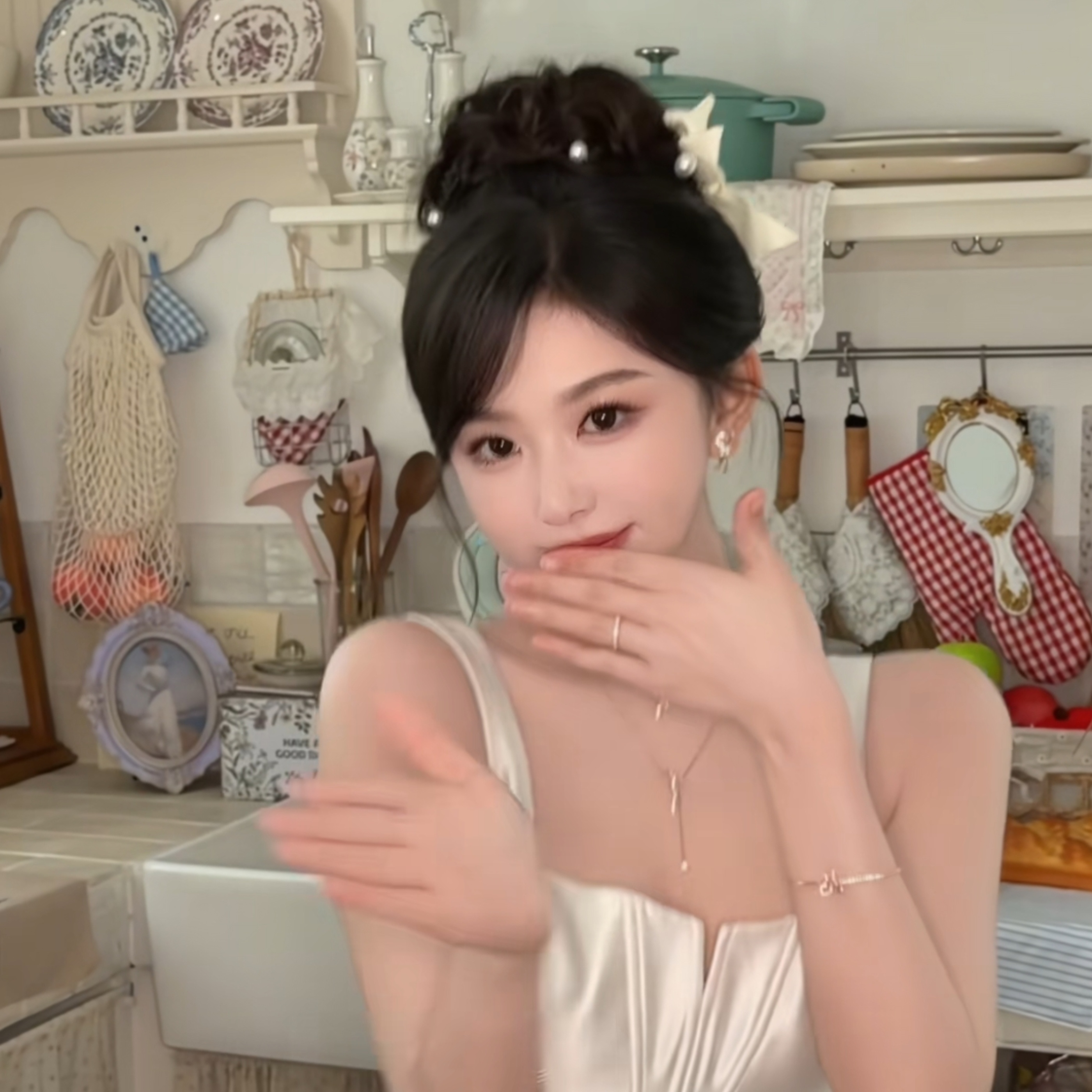☼孔雪儿×视频自截

＊1:1可二改＊抱图留评＊ ​ ​​​
