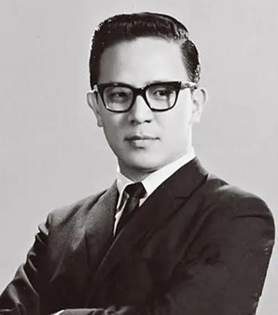 香港戏剧教父钟景辉（King Sir）于6月3日安详离世，享年89岁。...