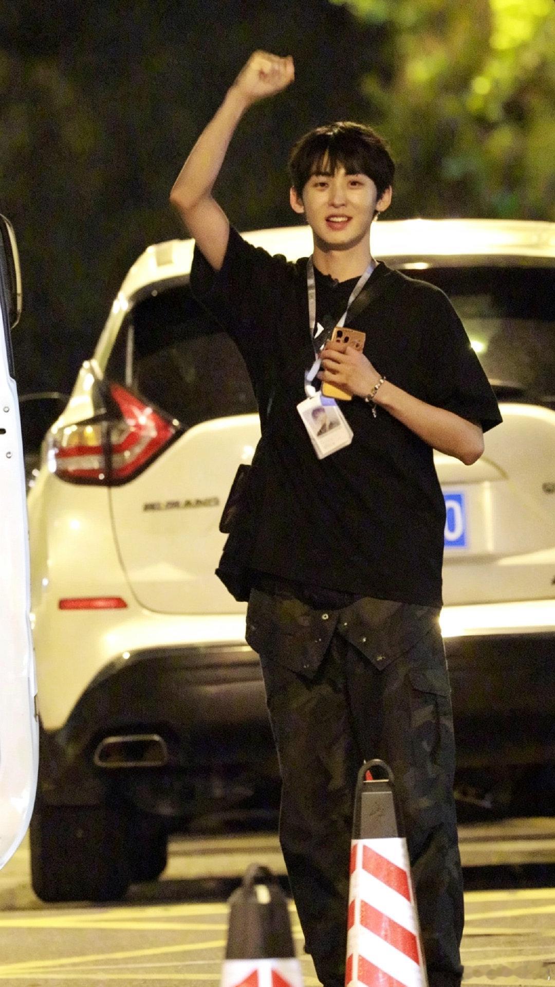 王传君、唐九洲、邵子恒、王啸坤四位哥哥训练结束下班啦，哥哥们早点休息！
#披荆斩棘[超话]##披荆斩棘##披荆斩棘2026# ​