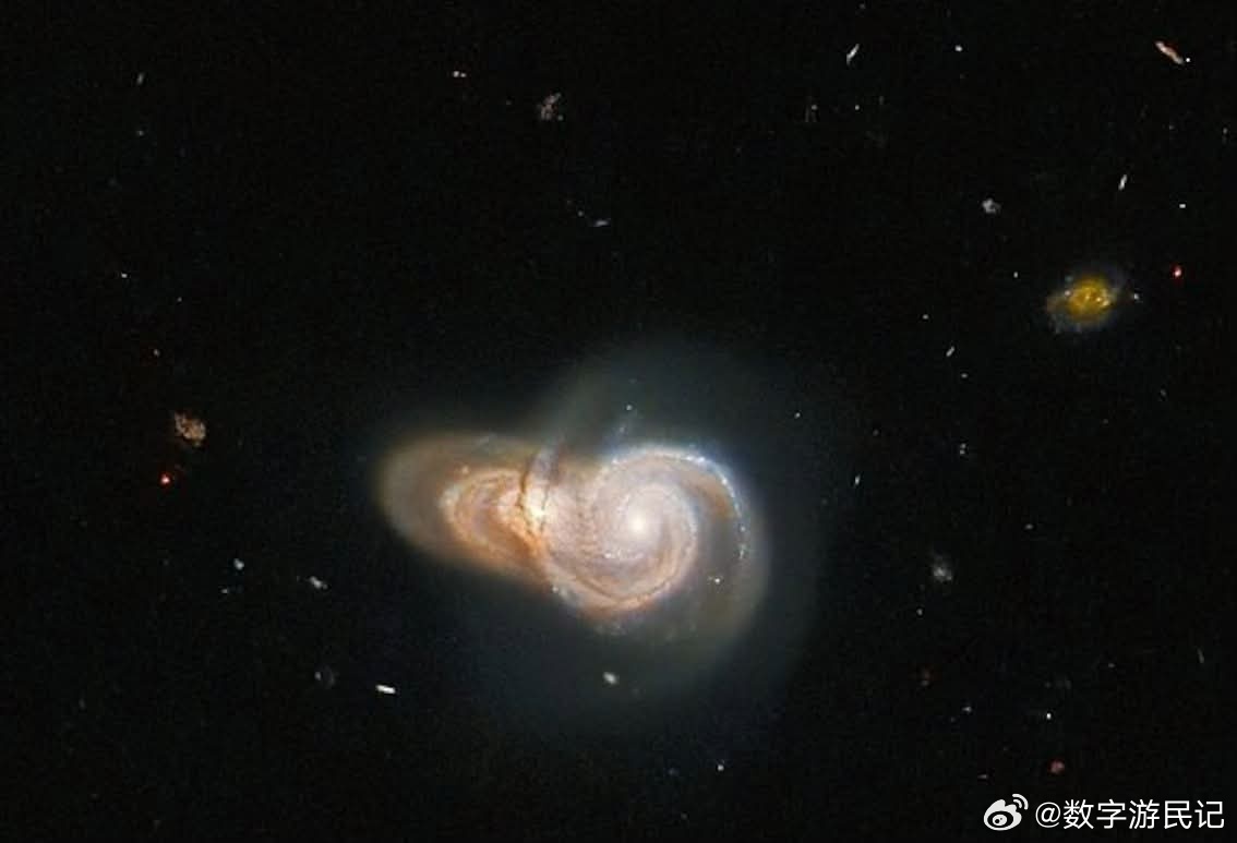 塔兰图拉星云的生动拼贴 🕷️
这是大麦哲伦云中的30 Doradus——一个相距16万光年的邻近星系。2026年8月11日的一张新图像结合了钱德拉（X射线）、詹姆斯·韦伯（红外线）和哈勃的数据，揭示了蜂巢状气体和尘埃云中的数千颗年轻恒星。

通过将这些观测结果与斯皮策档案进行比较，天文学家们发现，这个 ​