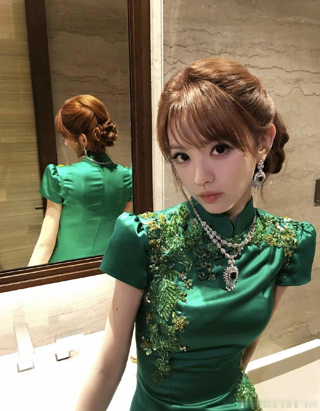 田曦薇提名第46届全球演艺名人华鼎奖华语最佳影视女演员，恭喜美女！ ​