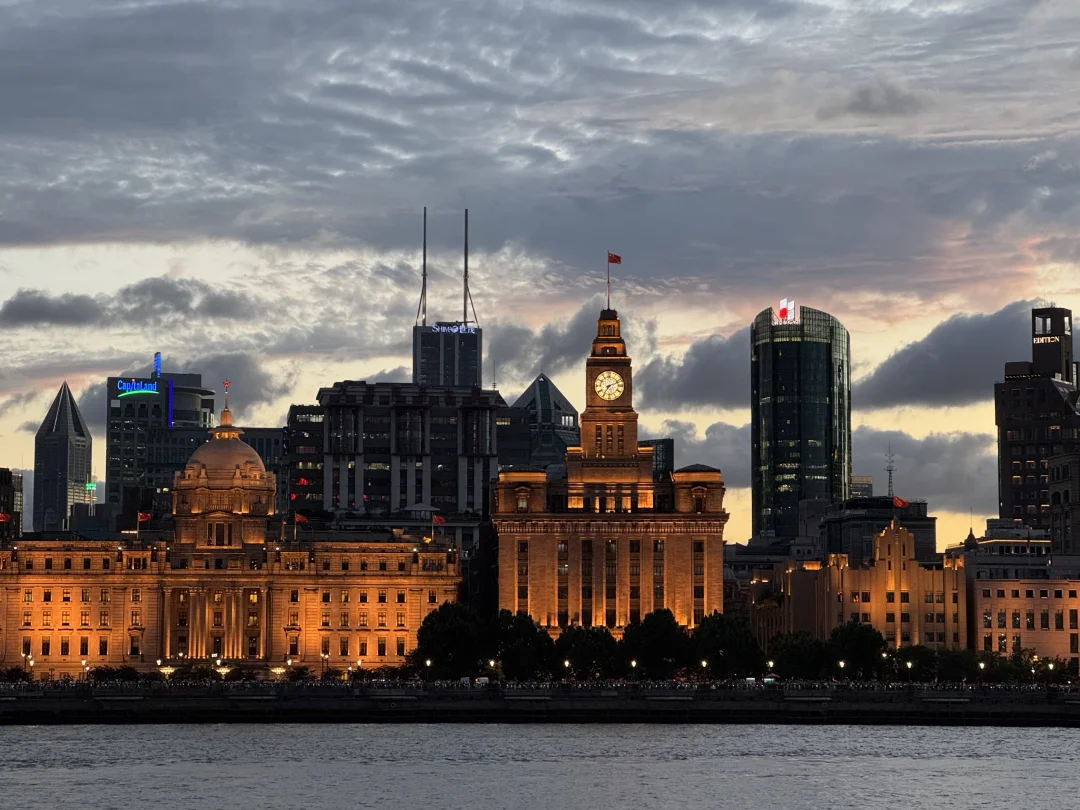 夜上海在这一刻被具体化