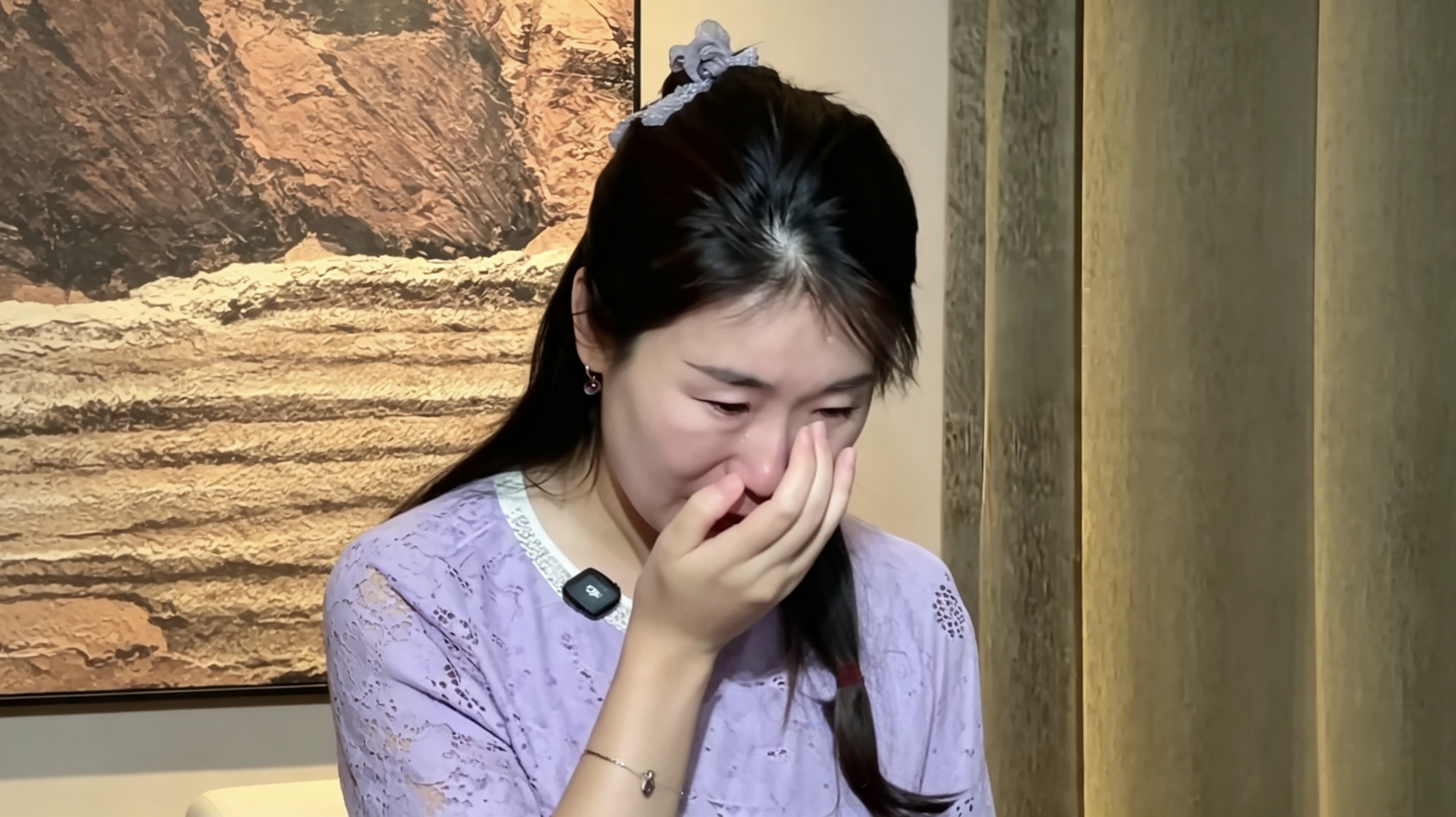 9月3日婚外胚胎案最新消息，朱女士控告唐先生重婚遭遇阻碍。男方与第三者不停更换居住城市，缺少稳定同居证据，导致立案困难，案件被不予受理。但她并没有因此放弃，而是继续向无锡市中级法院提起上诉。
 
坦白说，真的越看越气，越看越无力！我本来真的以为，这件事板上钉钉！婚内出轨是真、伪造结婚证是真、偷偷培育