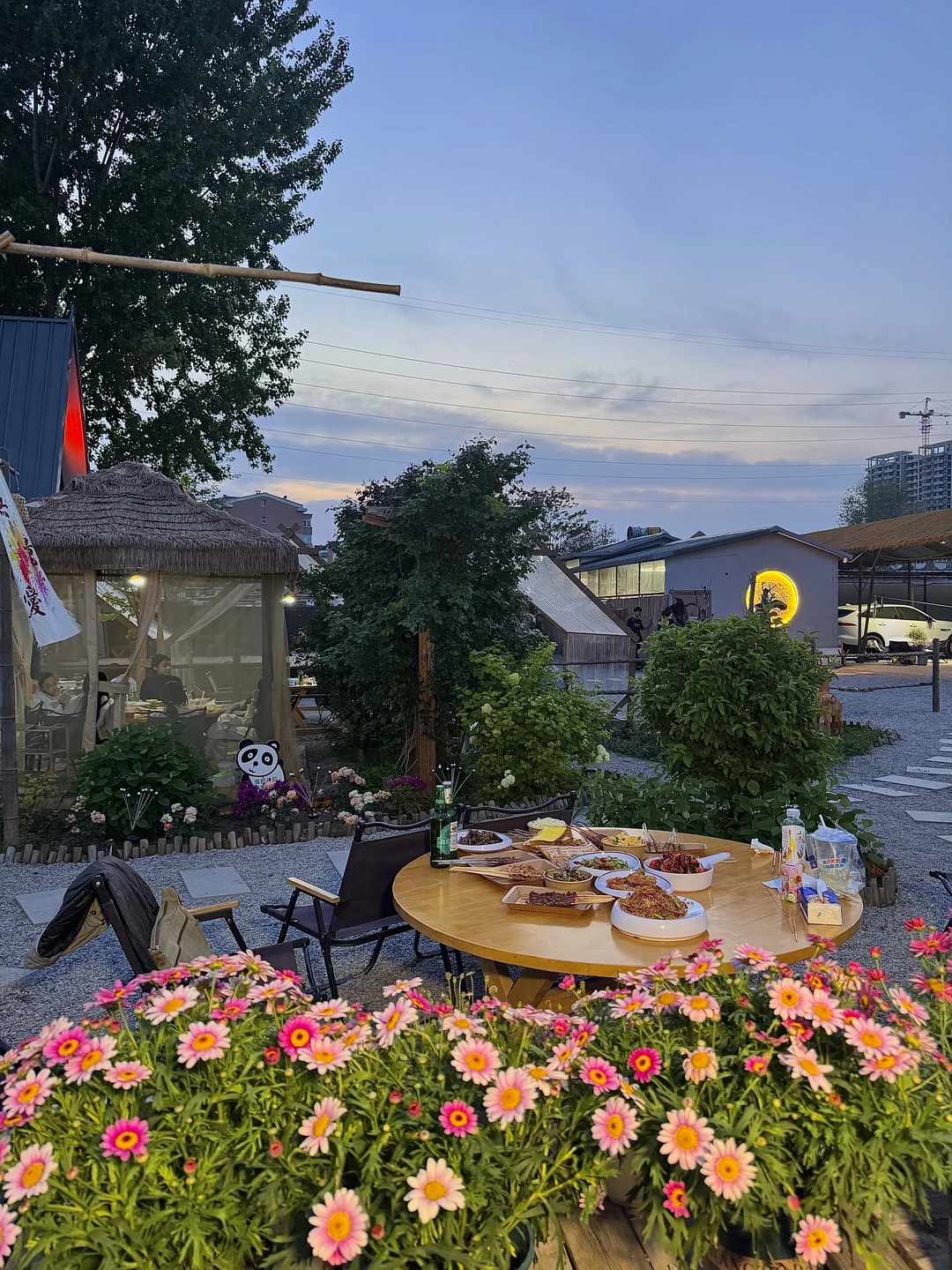 确实保定绝美餐厅。。。爱丽丝梦游仙境！！