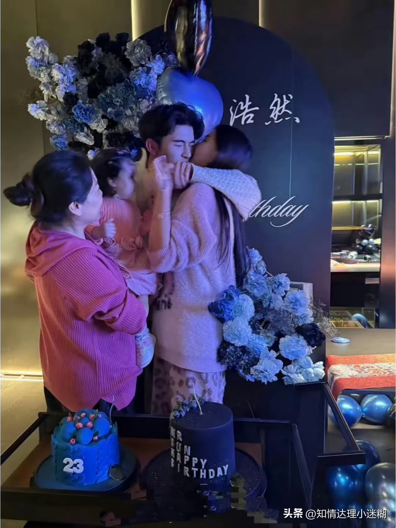 上次见到这俩人还是宣布离婚了，离婚后宋浩然强吻了韩安冉，紧接着韩安冉又强吻了回来，现在宣布复婚
OMG！这个世界怎么了，爱恨纠葛ing ​​​