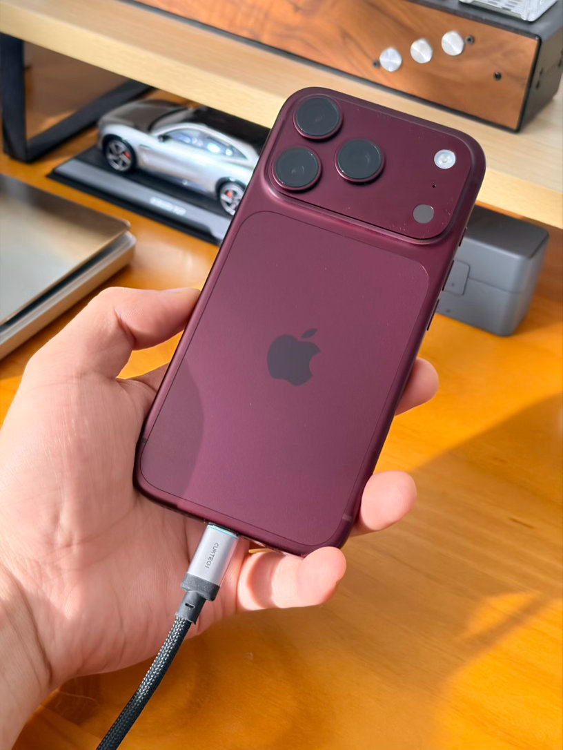 iPhone 18 Pro热度褪去好快
已经没啥人讨论了 也没晒新机的[笑cry] ​