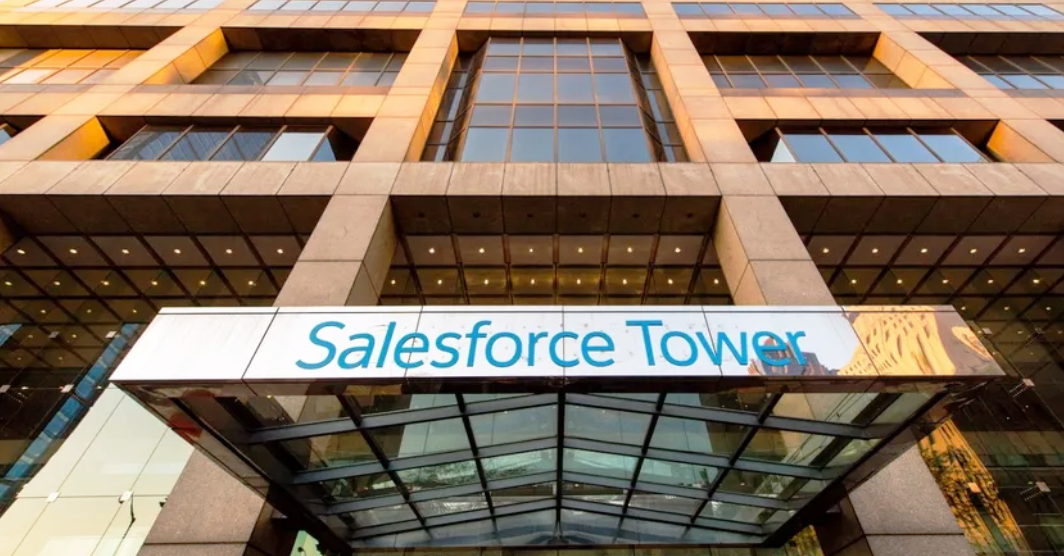 美国 #CRM 大厂赛富时 (#Salesforce) 释出前端操作介面深化外部合作，美国 #Anthropic #智慧代理 进驻企业核心工作流程，美国旧金山软体生态系迎来商业模式转型震盪，传统云端架构逐步退居后端数据管线，企业客户关係管理平台面临使用者互动权限流失风险。全球产业界预期 2026 年软体即服务面临全新整 ​