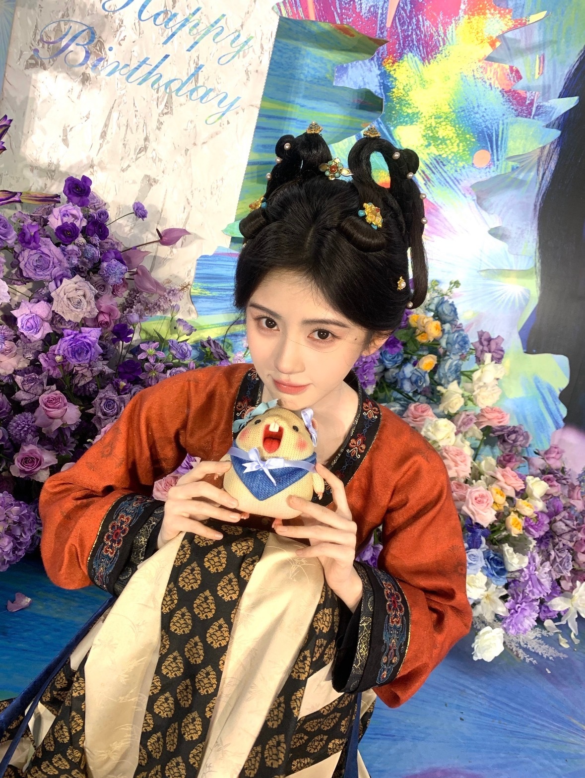 [超话]  你的笑带着泡沫与芬芳令我猝不及防.  ​​​