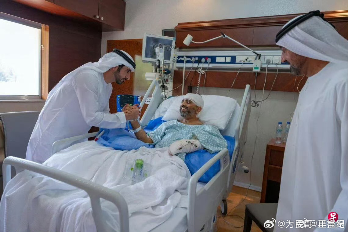 【以媒：迪拜航空副机师原计划驾机撞向以机场航站楼】迪拜航空袭击事件中涉案的阿曼籍副机师供称，他早在入职前就已策划袭击，原计划是让飞机撞向以色列特拉维夫本-古里安机场，但机长拼死打开驾驶舱门，挫败了他的企图。为避免类似事件发生，以色列政府已下令对飞往当地的外国航空公司航班展开全面安 ​