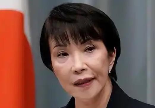 日本把改进型12式反舰导弹塞进熊本，2026年3月已经落地，空射海射版本和高超音速项目还在往前推，8.9万亿日元防卫预算摆上桌，年底安保文件又要动刀。咱们普通人看新闻别只盯军舰对峙，西南诸岛往前一推，飞行员 sailors 识别一次意图，就可能把摩擦顶成误判。我觉得中国最稳的打法不是被对方节奏带跑，