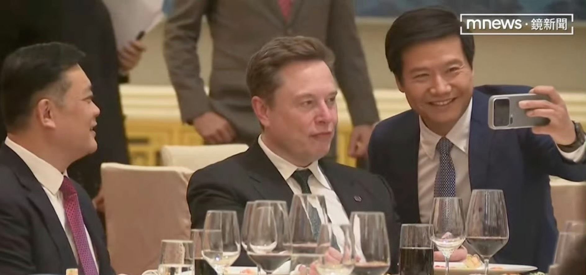 马斯克，是当今世界上最有影响力的企业家，应该没有之一。  对整个地球的...