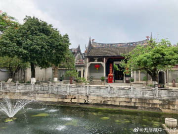 余荫山房真的很小，大的庭院都是后建的。可能正是这份小而精成了广东四大名...