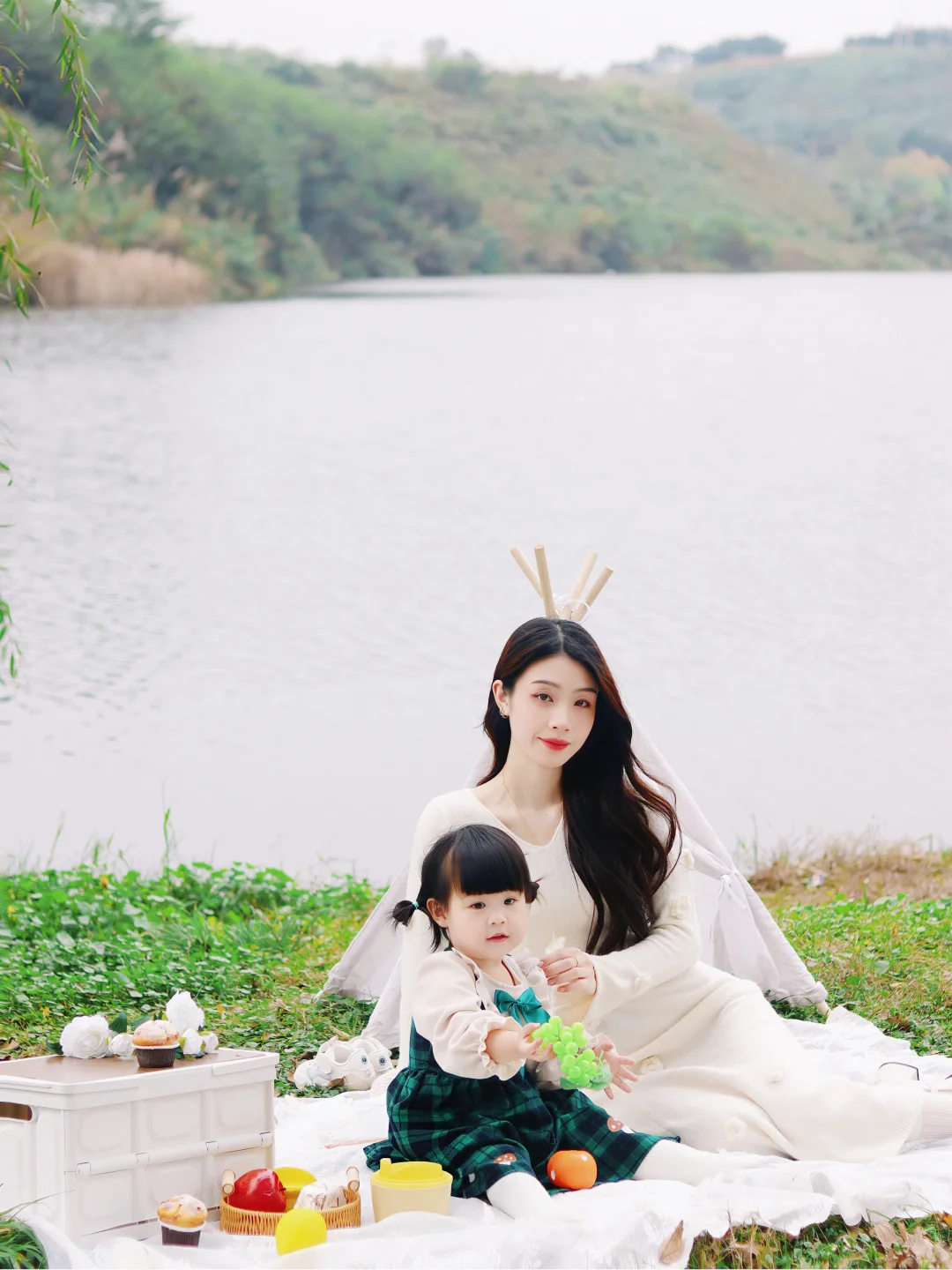 把冬日暖阳铺成野餐垫，听孩子追着风跑🍃