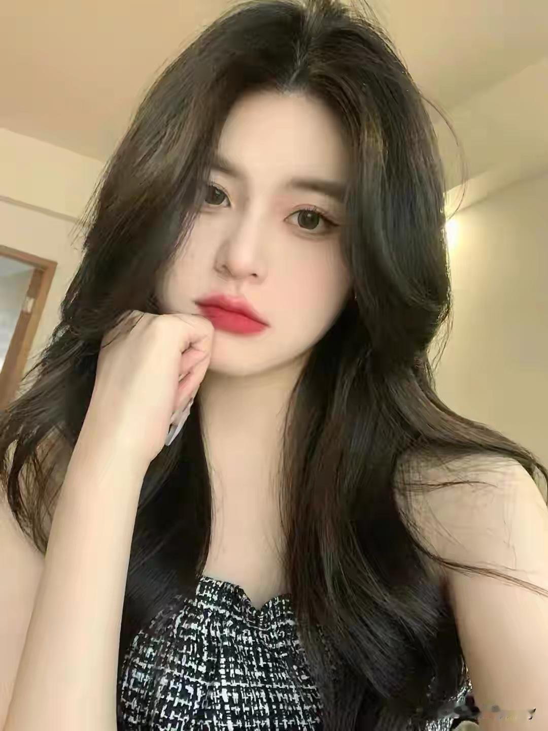 成都一校花，165cm身高清丽出尘，貌美如花，美得让人移不开眼 《惊！...