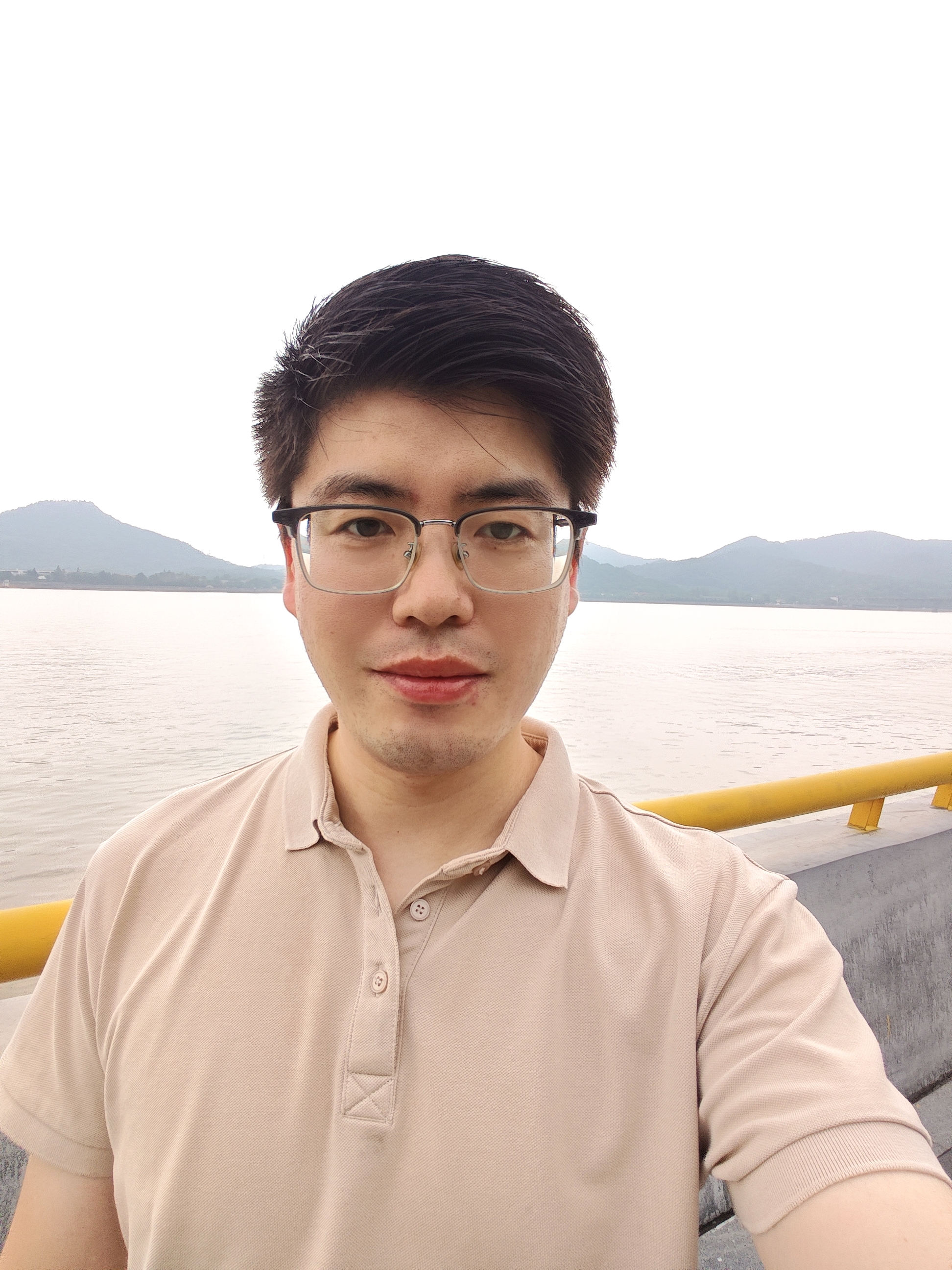 85年42岁未婚未育，摩羯座
中秋假期最后一天了
我已经上了两天班
这两天杭州的