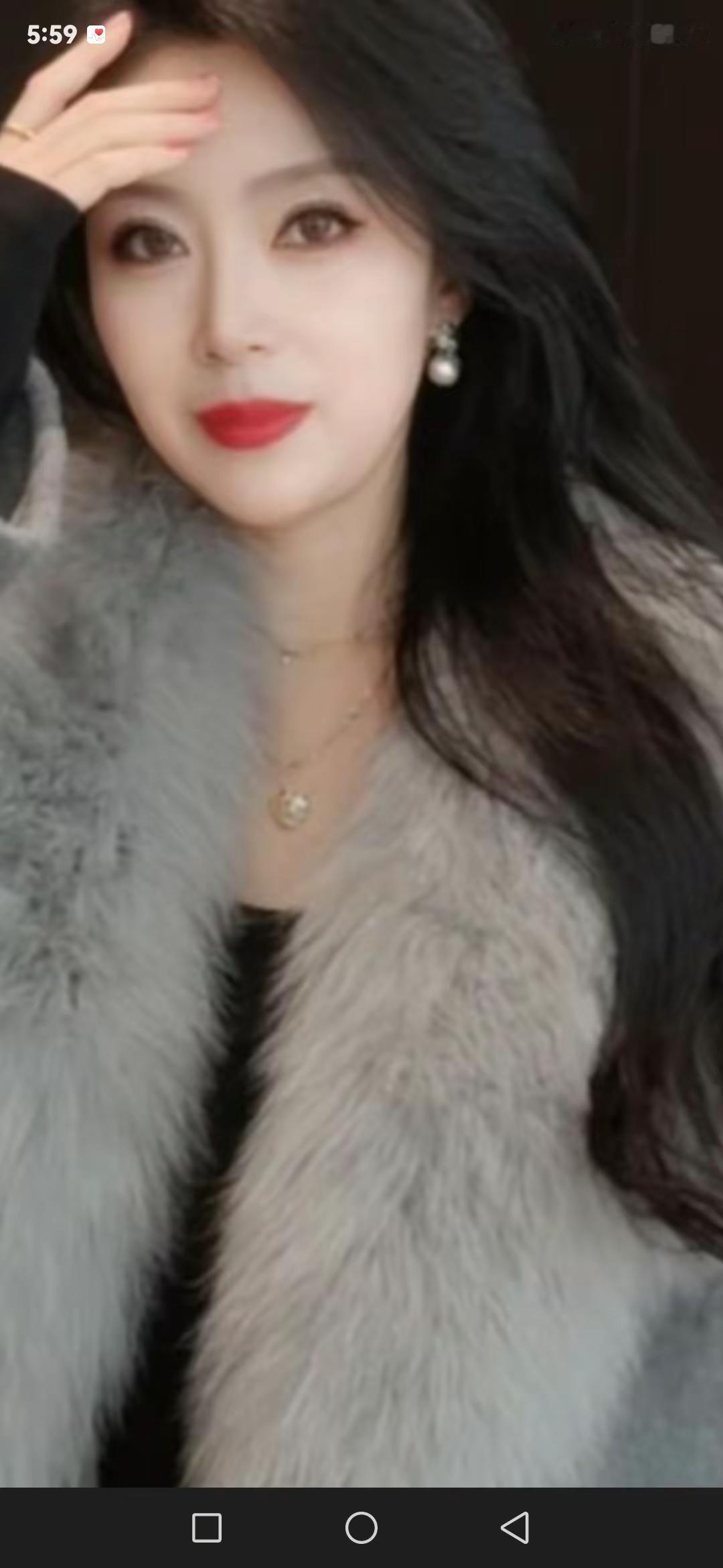 <p>街拍小姐姐穿搭秀 <!--{img:0}--></p><img ...